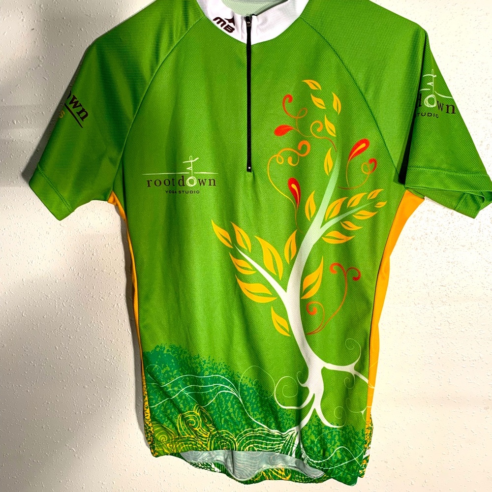 Mt. Borah bicycle jersey. Size XL, runs small.